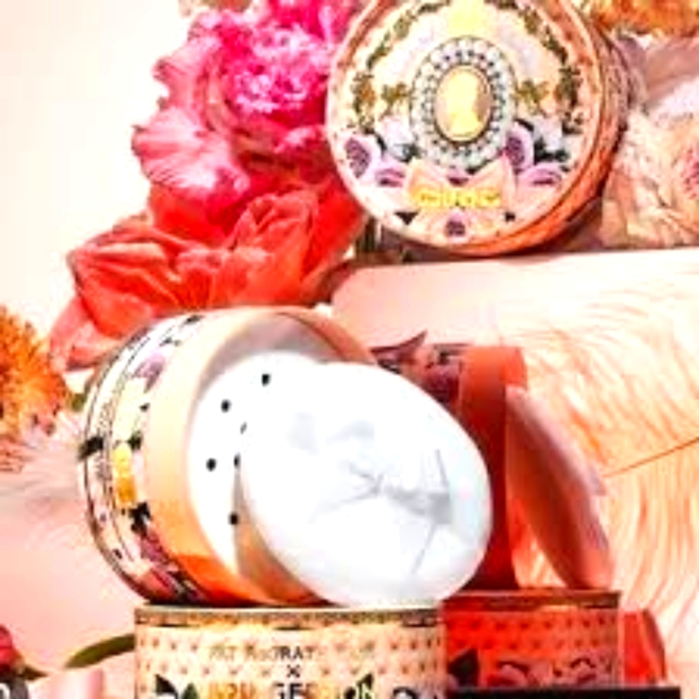 Pat McGrath Labs Bridgerton Skintillating Body Shimmer and Highlighting Powder